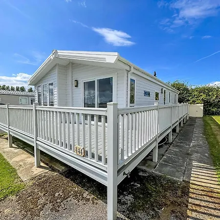 Luxury Lodge With Decking In Hunstanton At Manor Park Ref 23144K Exterior foto