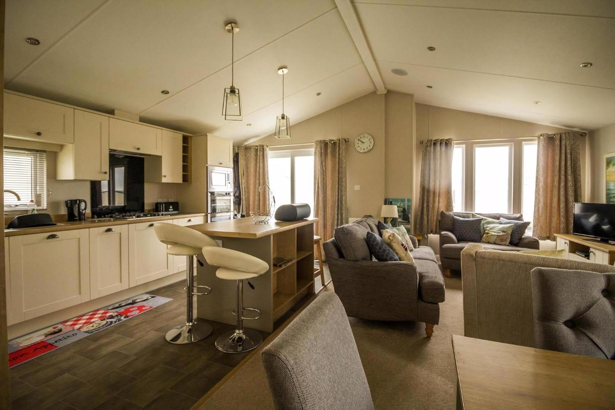 Luxury With Decking In At Manor Park Ref 23144k